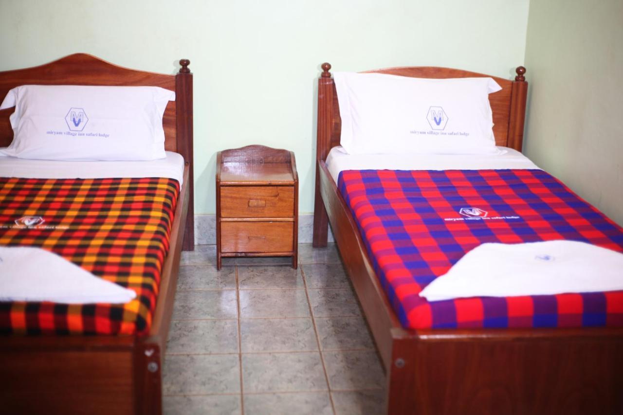 Miryams Village Inn Safari Lodge Sultan Hamud エクステリア 写真