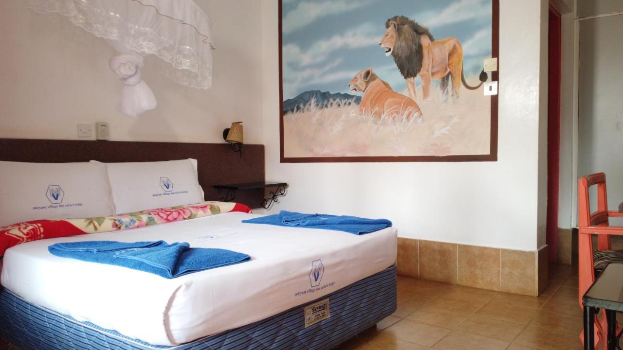 Miryams Village Inn Safari Lodge Sultan Hamud エクステリア 写真