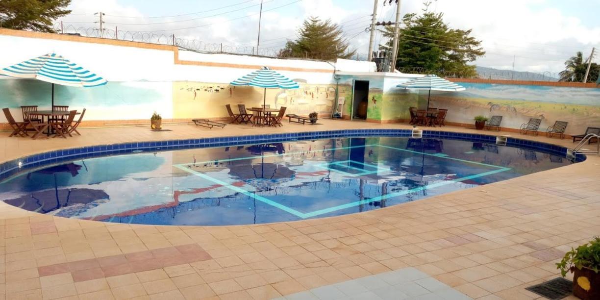 Miryams Village Inn Safari Lodge Sultan Hamud エクステリア 写真