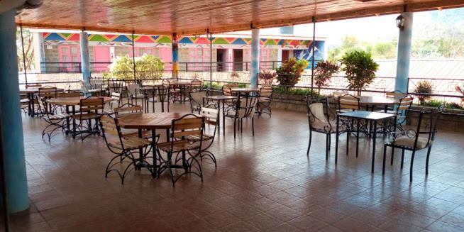 Miryams Village Inn Safari Lodge Sultan Hamud エクステリア 写真